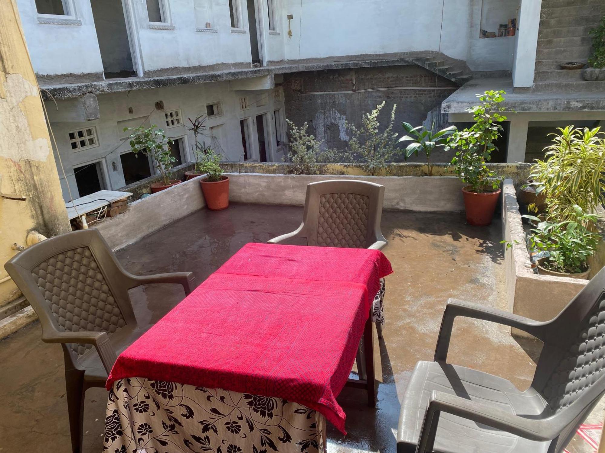 Tana Haveli - Heritage In Overlooing Palace